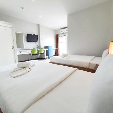 Orchid Surin Apartment Bagian luar foto